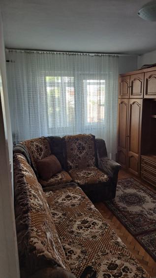 Apartament cu 3 camere, mobilat în Tipografilor