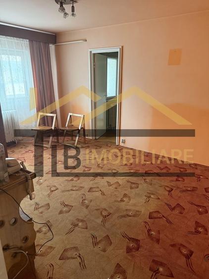 Apartament cu 2 camere semidecomandat în 7 Noiembrie
