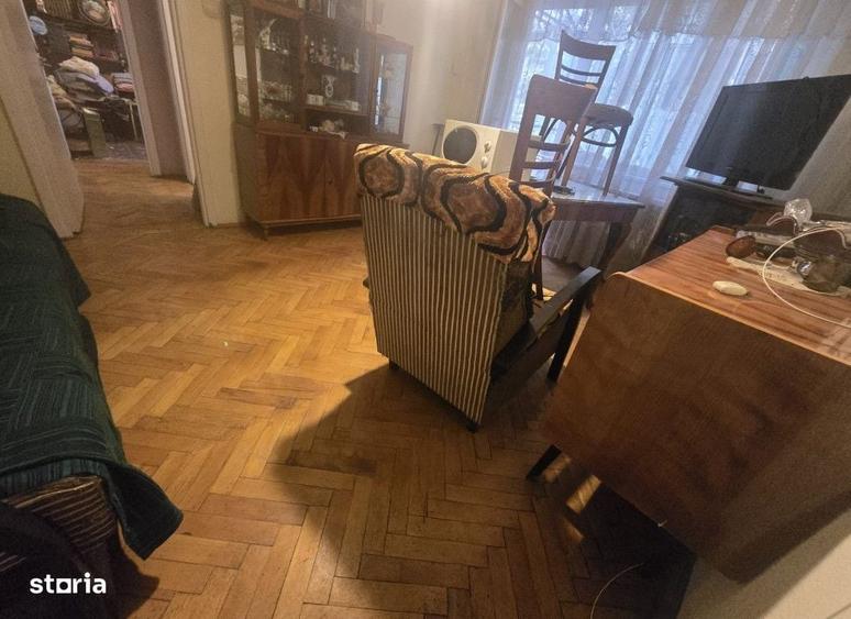 Apartament cu 2 camere semidecomandat în Podu Roș