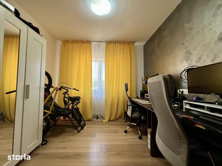 Apartament cu 3 camere semidecomandat în UMT