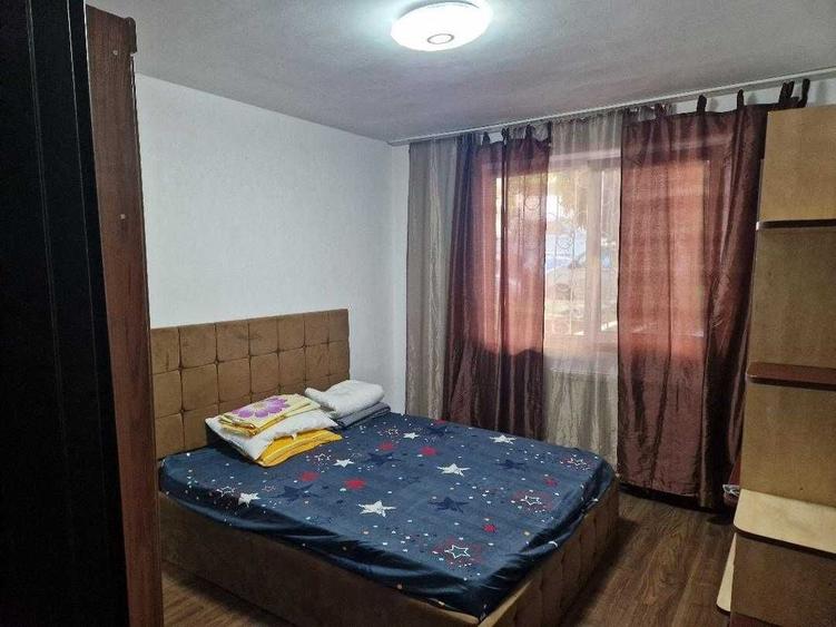 Apartament cu 3 camere semidecomandat în Central