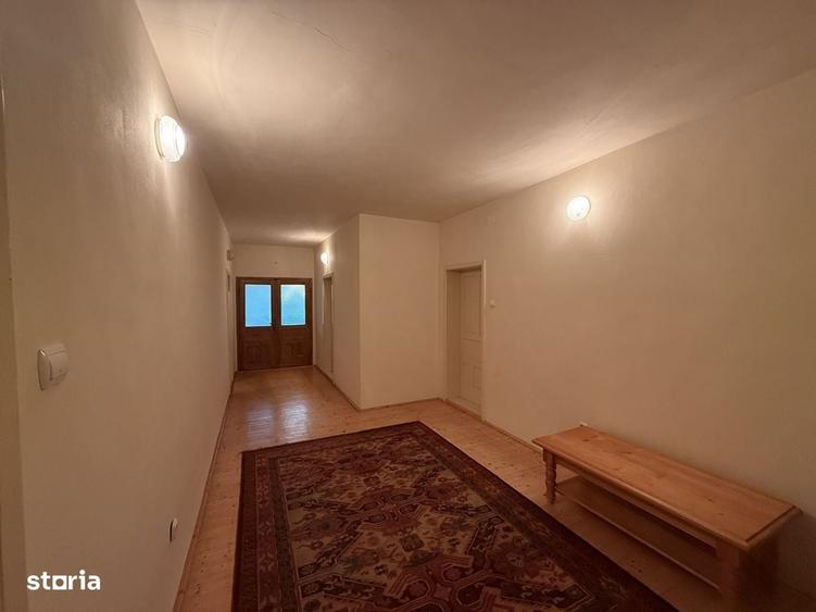 Casă cu 4 camere în Scărișoara