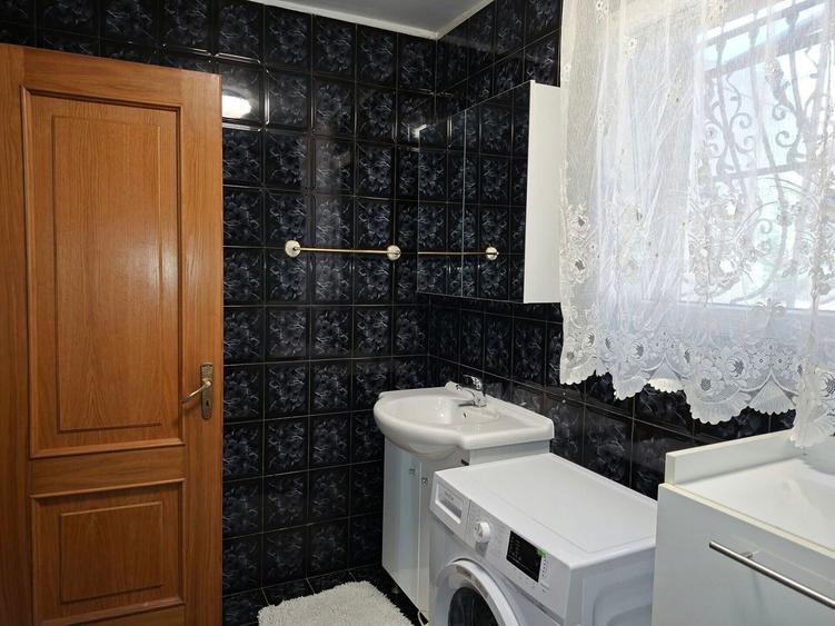 Casă individuală cu 6 camere cu Teren 934 Mp în Otopeni