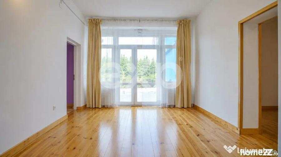 Casă cu 9 camere cu Teren 1766 Mp în Poiana Brașov