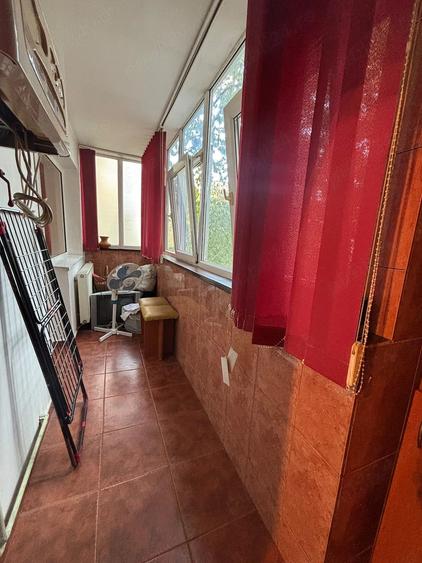 Apartament cu 3 camere decomandat în Metalurgie