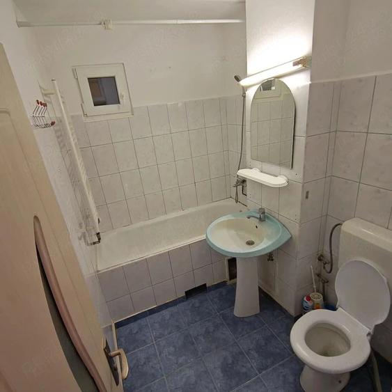 Apartament cu 2 camere decomandat în Buziașului