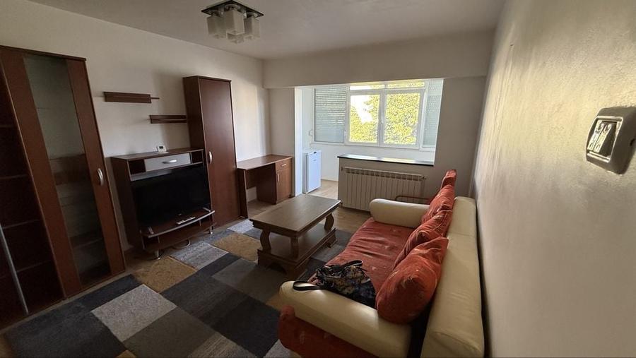 Apartament cu 3 camere decomandat în Faleza Nord