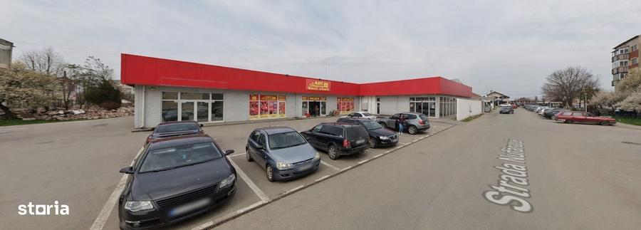 Spațiu comercial, de 1,270 mp, în Central