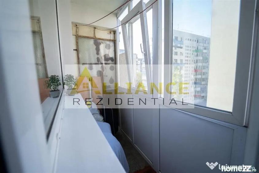 Apartament cu 3 camere decomandat în Tineretului