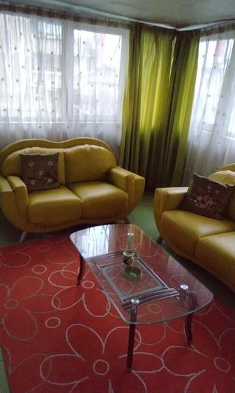 Apartament cu 3 camere decomandat în Calea București