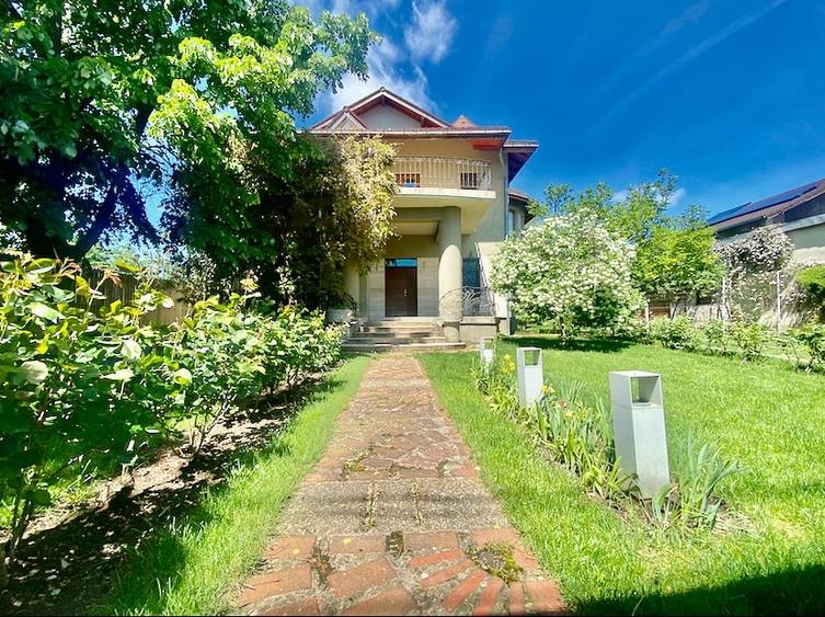 Casă individuală cu 5 camere cu Piscina în Ultracentral