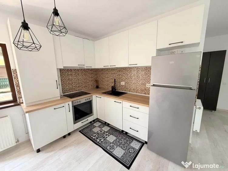 Apartament cu 3 camere decomandat în Vișan