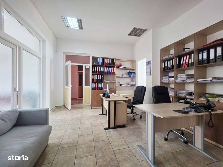 Casă cu 4 camere cu Teren 277.35 Mp în Central