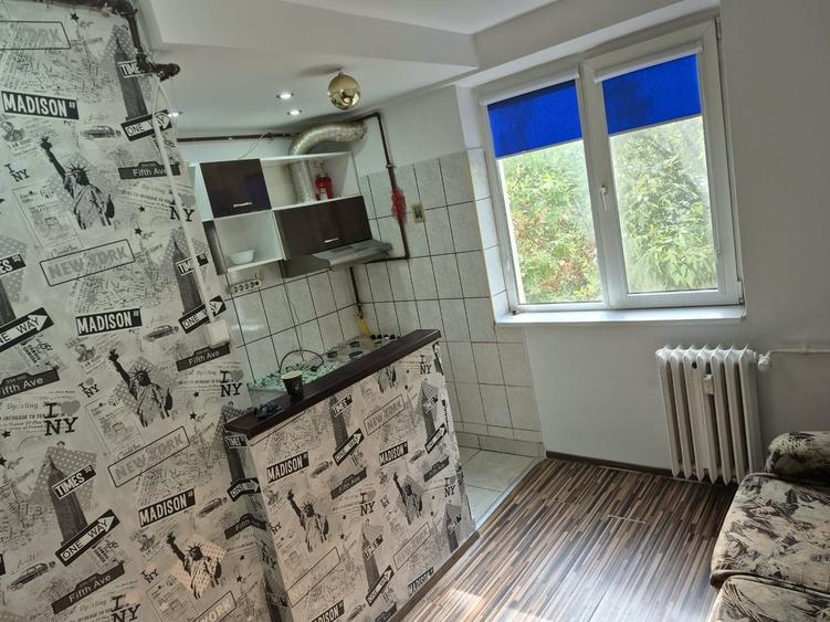 Apartament cu 2 camere semidecomandat în Brâncoveanu