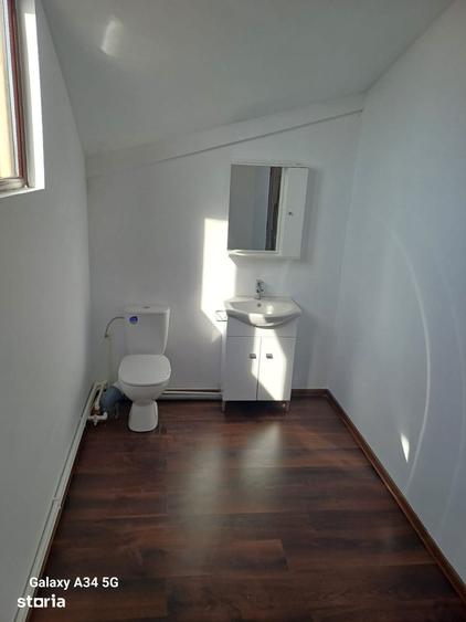 Casă cu 6 camere cu Teren 500 Mp în Cazasu