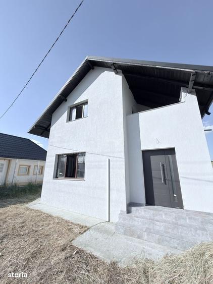 Casă cu 4 camere cu Teren 1300 Mp în Stăuceni
