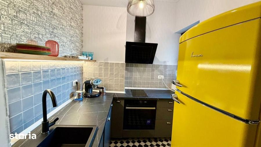 Apartament cu 4 camere decomandat în Victoriei