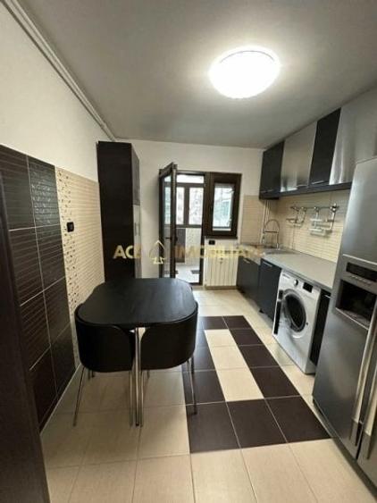 Apartament cu 4 camere decomandat, mobilat în Drumul Taberei