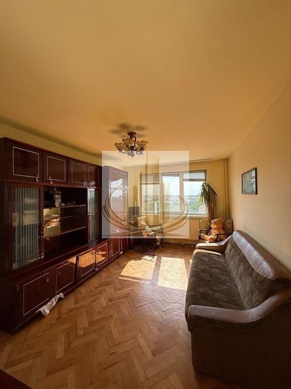 Apartament cu 3 camere decomandat, mobilat în Girocului