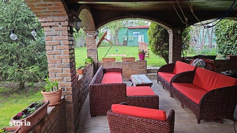 Casă cu 3 camere cu Teren 100 Mp în Central
