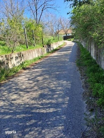 Teren de 900 mp, în Izvoru Bârzii