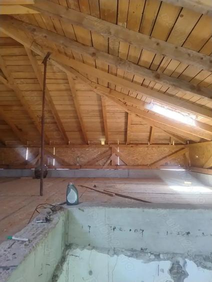 Casă cu 3 camere cu Teren 2860 Mp în Central