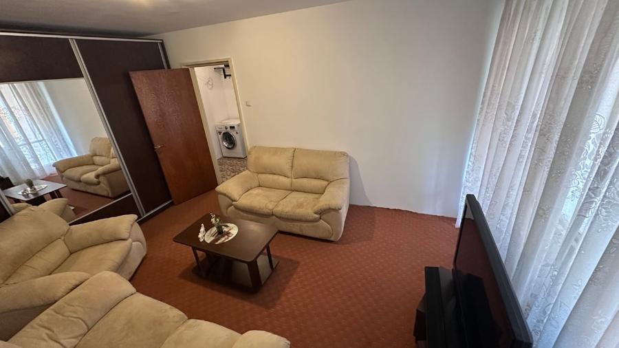 Apartament cu 3 camere decomandat în Drumul Taberei