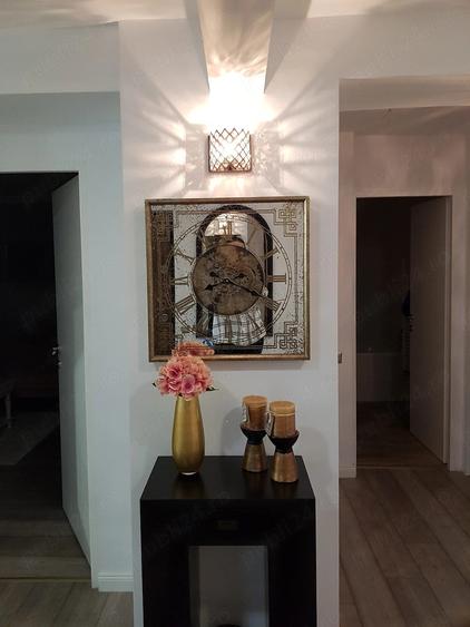 Apartament cu 4 camere decomandat în Ștefan cel Mare