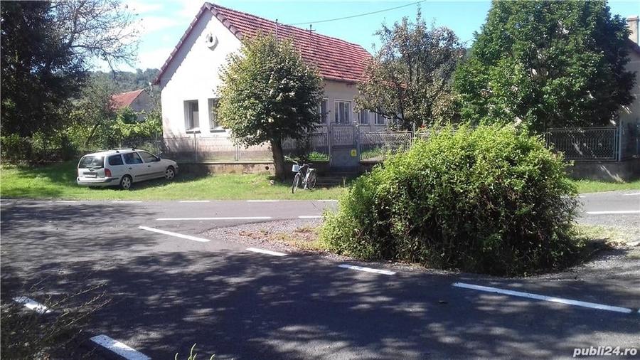 Casă cu 3 camere în Dobra