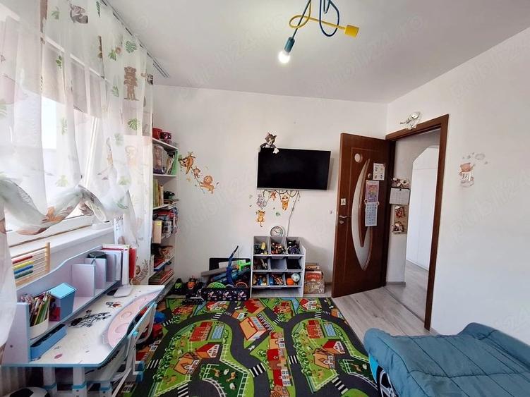 Apartament cu 2 camere semidecomandat în Banca Națională