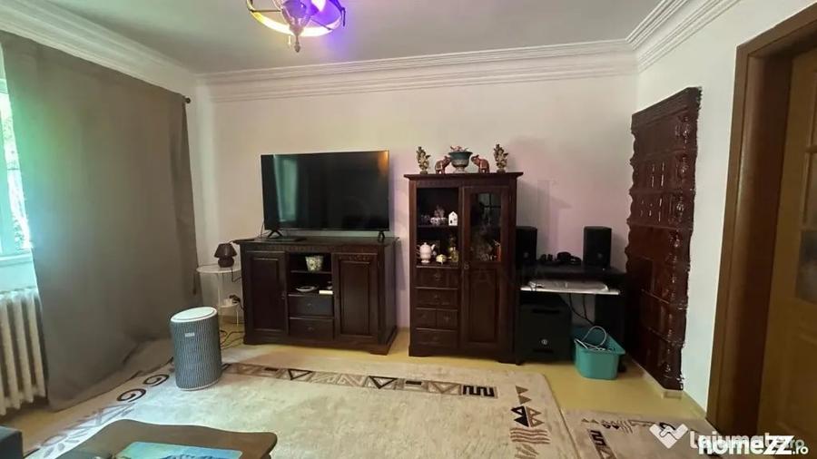 Casă cu 5 camere cu Teren 390 Mp în Bucureștii Noi