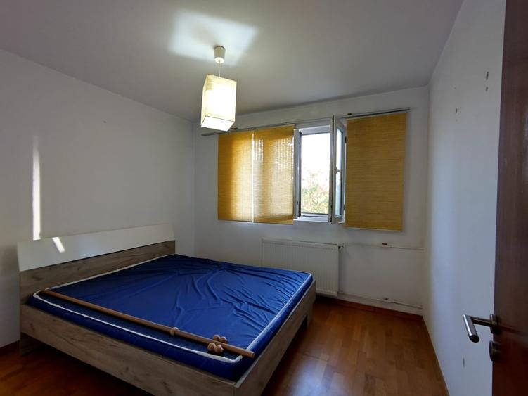Apartament cu 2 camere semidecomandat în Giurgiului
