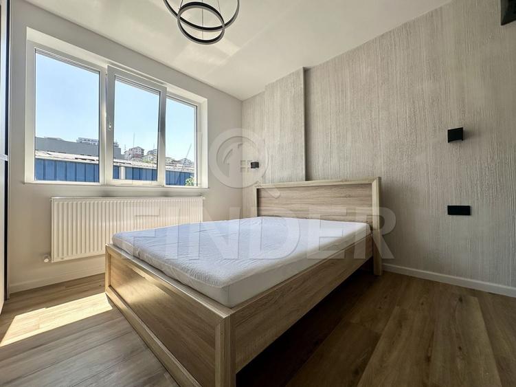 Apartament cu 3 camere semidecomandat, mobilat în Florești