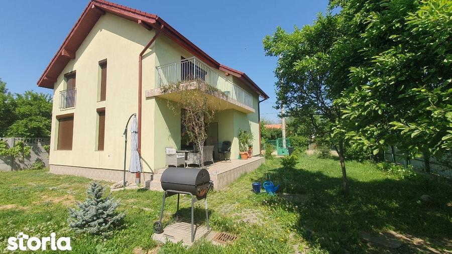 Casă cu 5 camere cu Teren 500 Mp în Ronaț