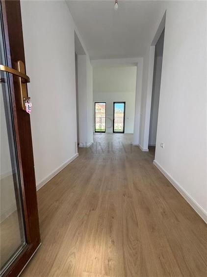 Duplex cu 4 camere cu Canalizare în Moșnița Nouă