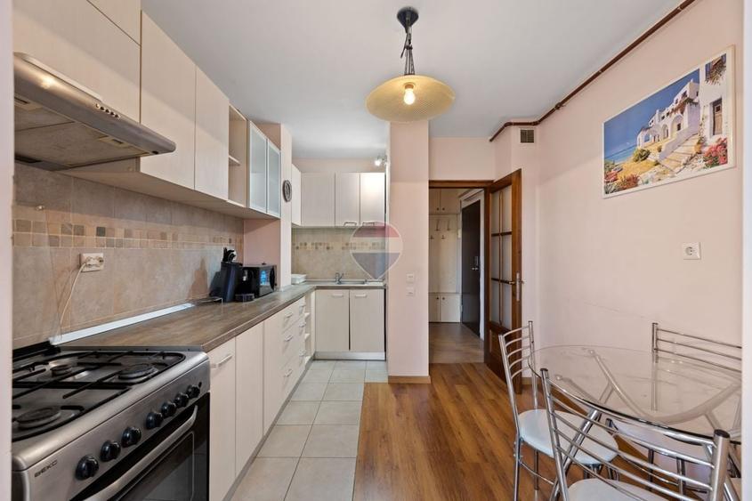 Apartament cu 3 camere decomandat, mobilat în Alfa