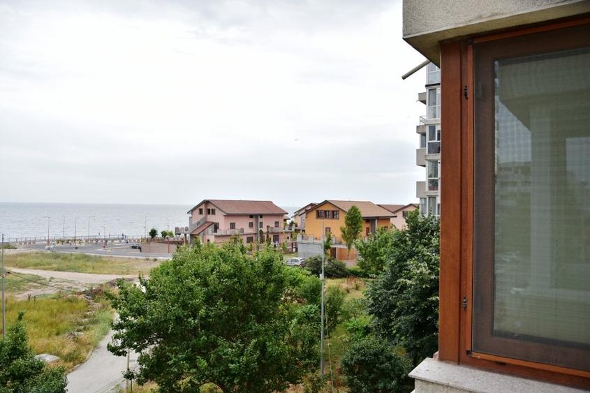 Apartament cu 3 camere decomandat, mobilat în Faleza Nord