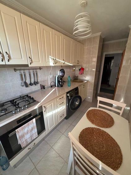 Apartament cu 2 camere decomandat în Pajura