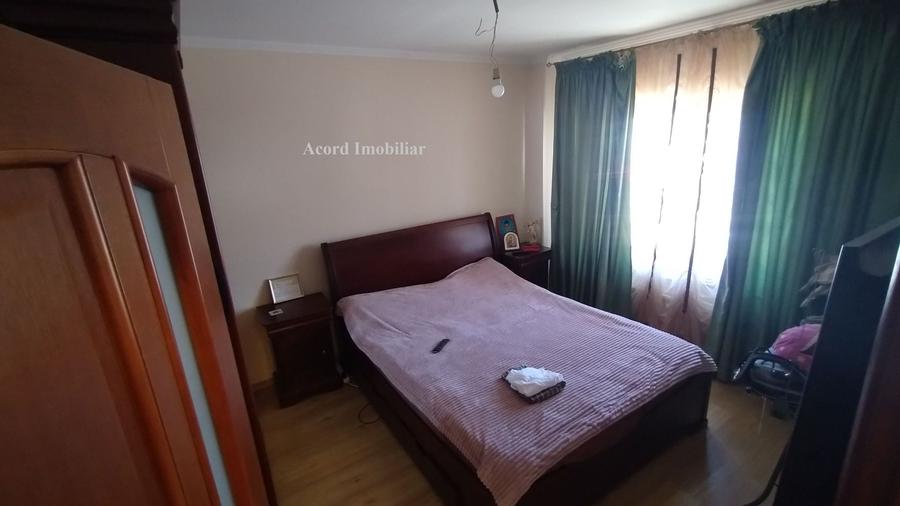 Casă individuală cu 5 camere cu Canalizare în Valu lui Traian