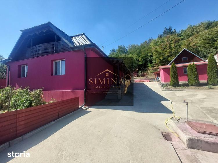 Casă cu 5 camere cu Teren 950 Mp în Central