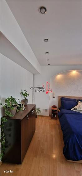 Apartament cu 3 camere decomandat, mobilat în Tei