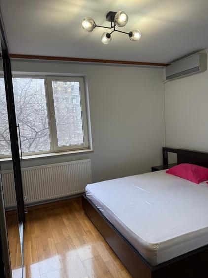 Apartament cu 3 camere decomandat în Cazino