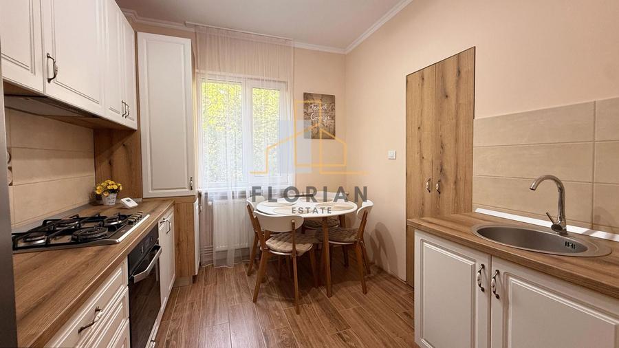 Apartament cu 4 camere decomandat, mobilat în Neptun