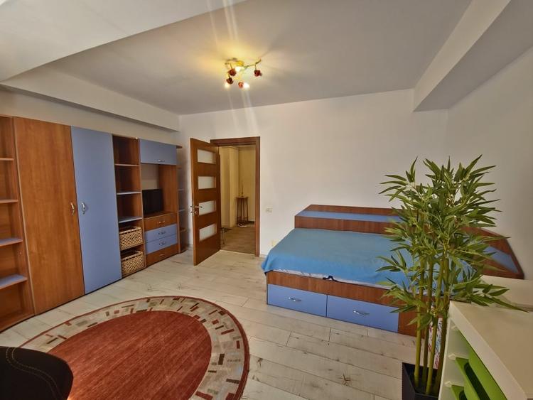 Apartament cu 3 camere decomandat în Primo