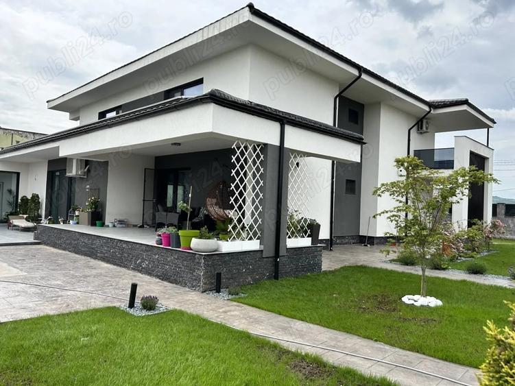Casă cu Teren 999 Mp în Central