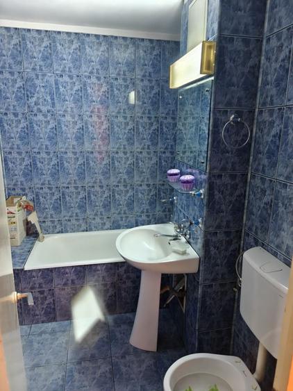Apartament cu 3 camere decomandat în Exterior Vest