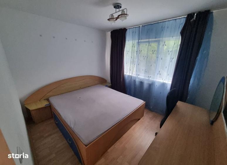 Apartament cu 4 camere decomandat în Tătărași