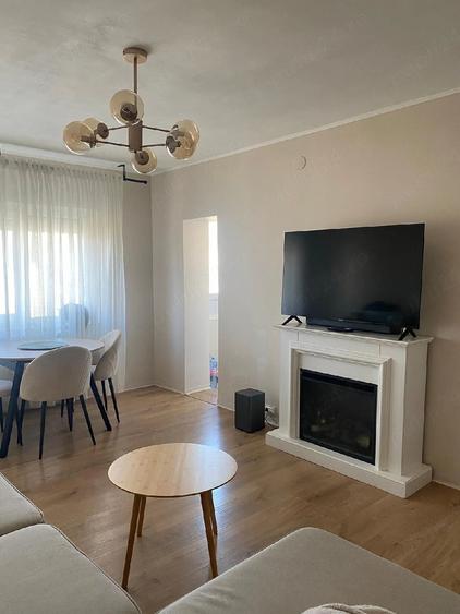 Apartament cu 3 camere decomandat în Sânmartin