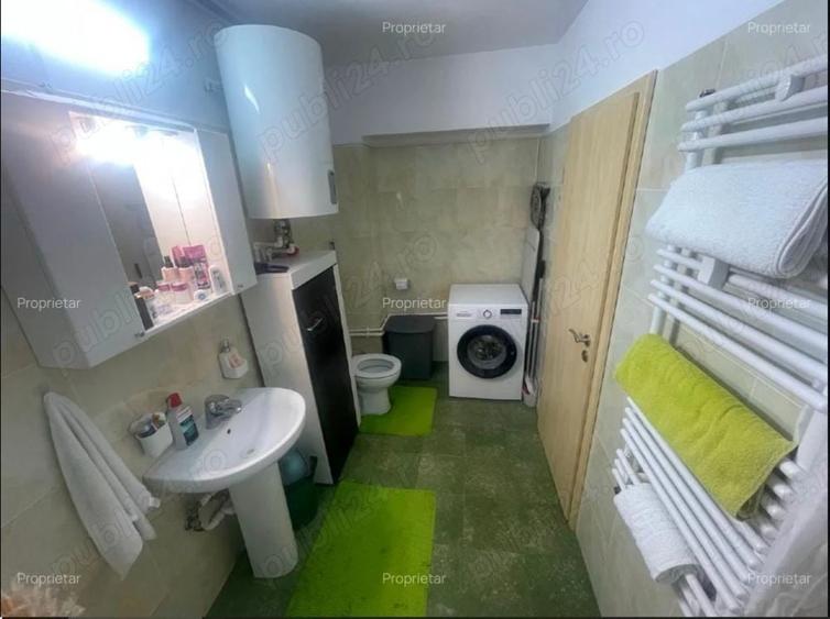 Apartament cu 3 camere decomandat în Neptun