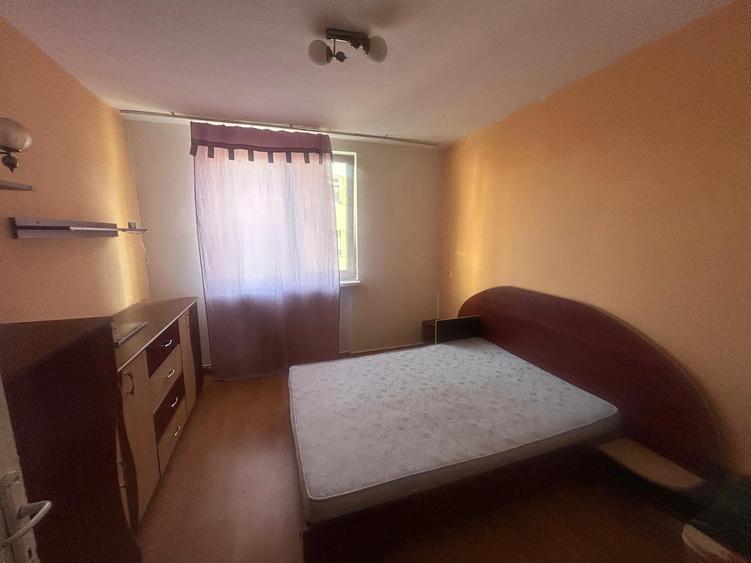 Apartament cu 3 camere decomandat în Dărmănești